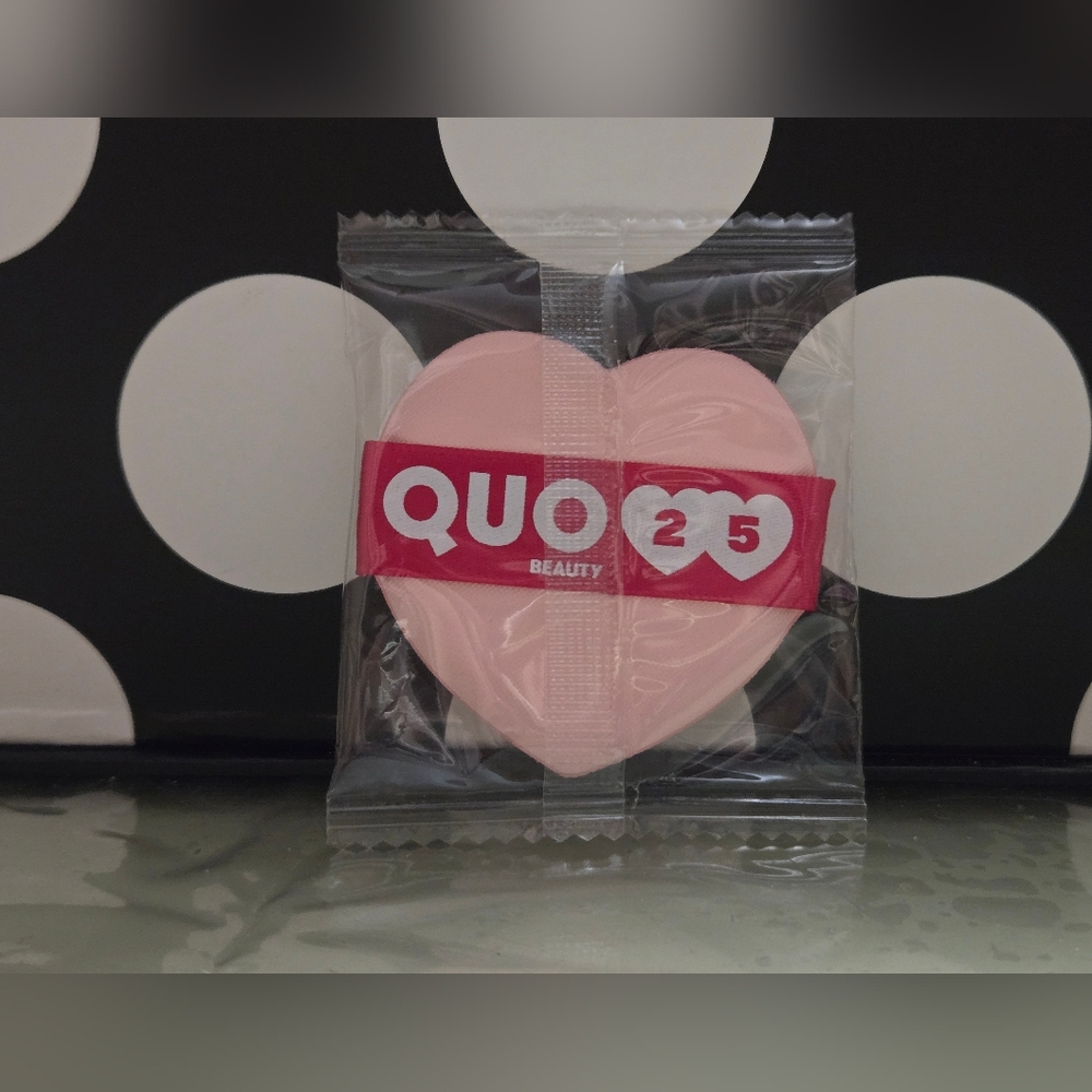 FREE W/$10+ BEAUTY PURCHASE✨️Quo Powder Puff✨️